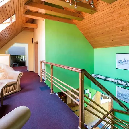 招待所 Pensiunea Kronstadt