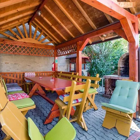 招待所 Pensiunea Kronstadt