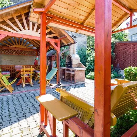 Pensiunea Kronstadt 招待所