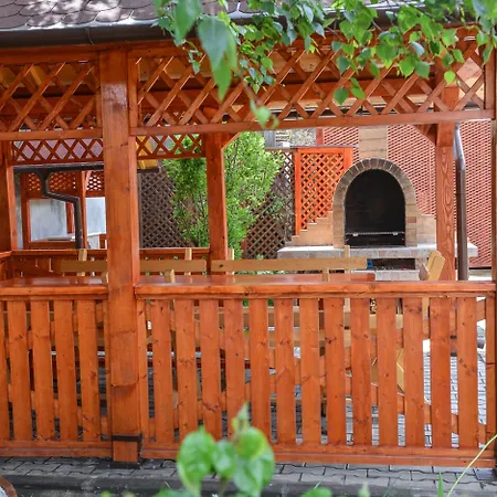 Pensiunea Kronstadt 招待所 3*